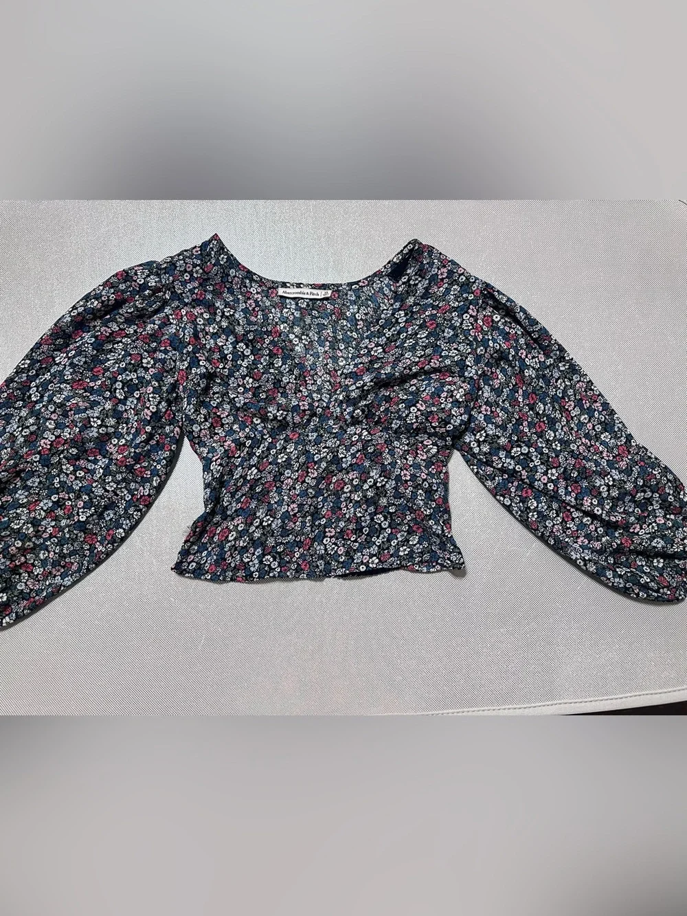 Abercrombie & Fitch Navy Floral Smocked Crop Top